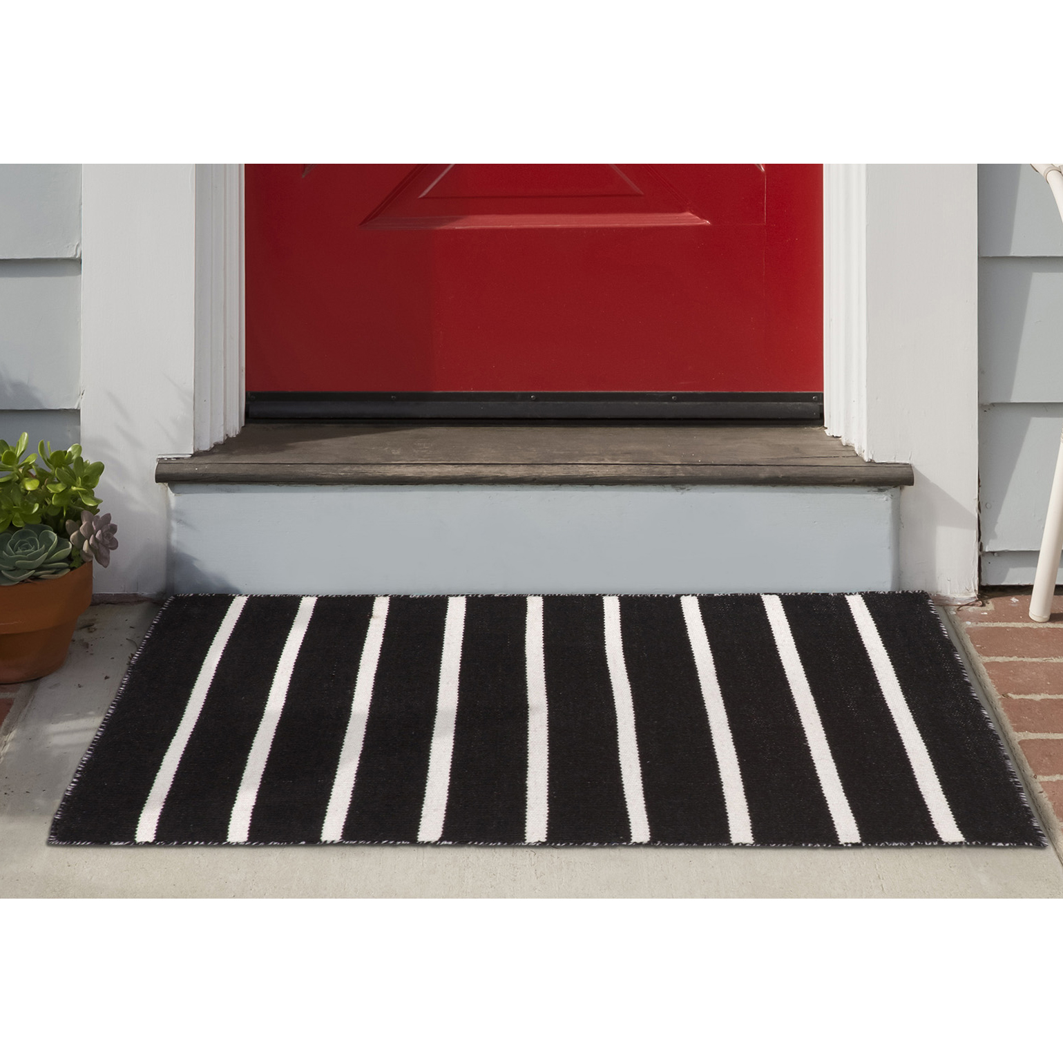 TransOcean Sorrento Pinstripe Black Indoor/Outdoor Rug AuthenTEAK